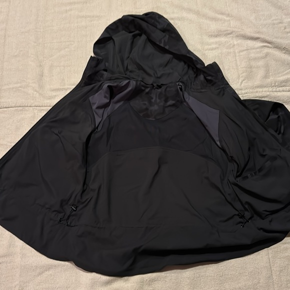 Lululemon Pack It Up Jacket
Incognito Camo Multi Grey - Picture 12 of 12